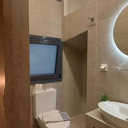 D Spacious Brand New Studio Ideal For 2 D